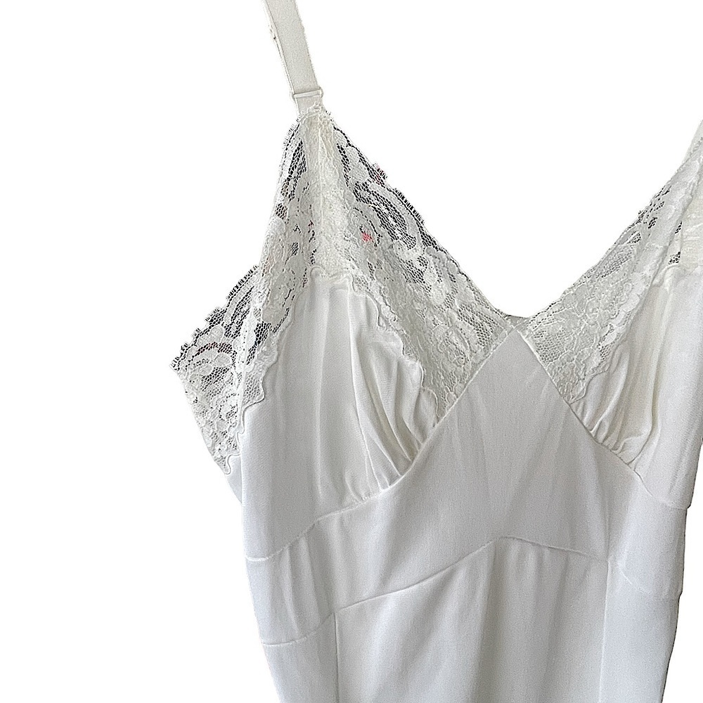 MOVIE Star Vintage Delicate Lace Trim Full Slip Chemise Dress Size 34 - Picture 6 of 8